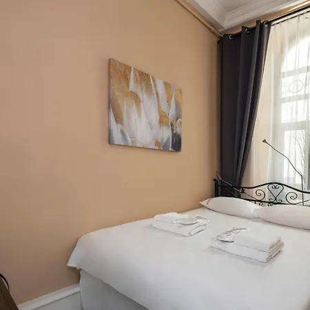 High Ceiling Authentic Historic Ottoman Home! #49 * Estambul